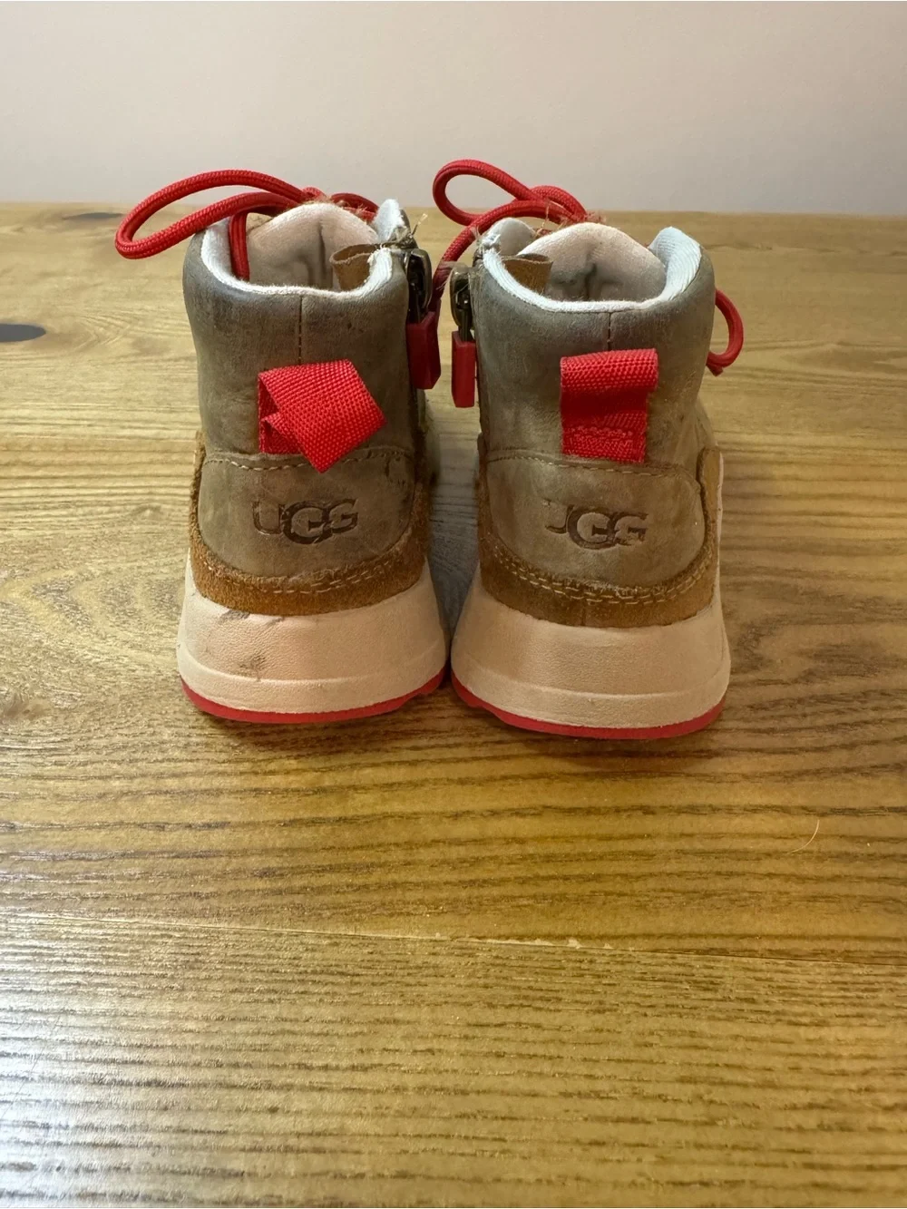 UGG Kids Brown Leather Ankle Boots with Red Laces 9C